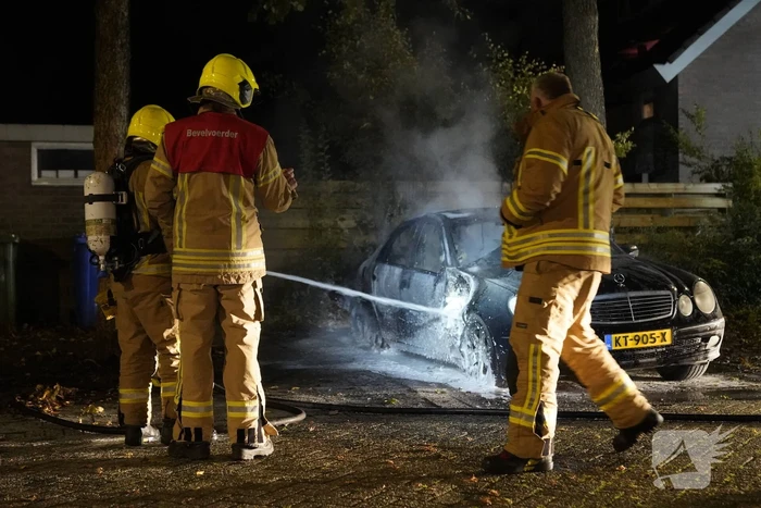 Auto volledig uitgebrand