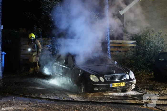 Auto volledig uitgebrand