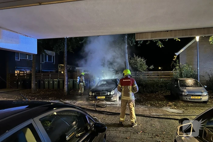 Auto volledig uitgebrand