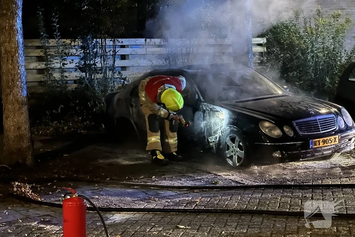 Auto volledig uitgebrand