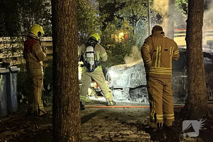 Auto volledig uitgebrand