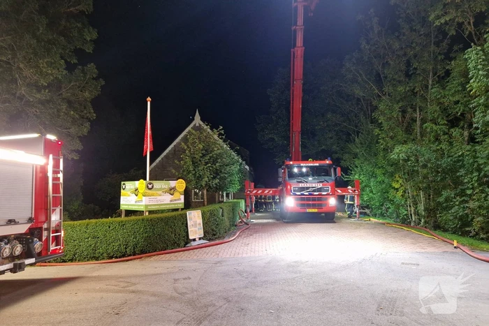 Brandweer voorkomt erger bij grote boerderij brand