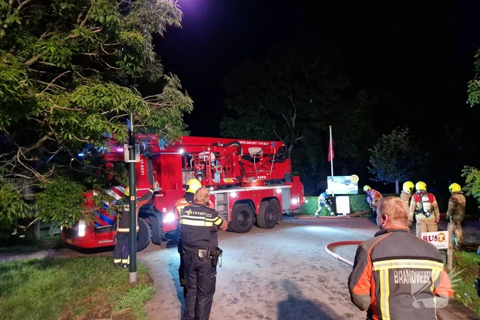 Brandweer voorkomt erger bij grote boerderij brand