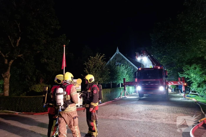 Brandweer voorkomt erger bij grote boerderij brand