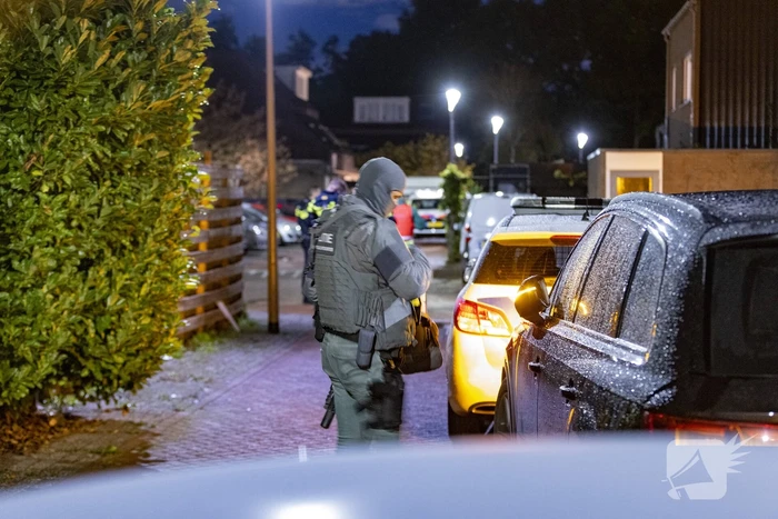 Vier personen aangehouden na melding vuurwapen