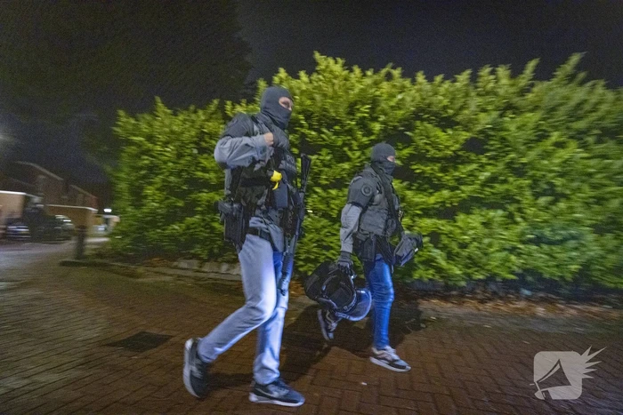 Vier personen aangehouden na melding vuurwapen