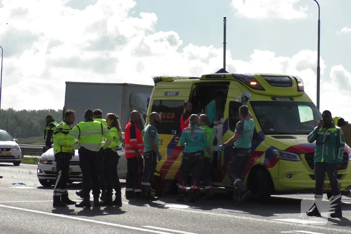 Traumahelikopter landt op snelweg na ernstig ongeval