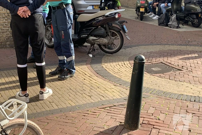 Scooterrijders gewond bij aanrijding