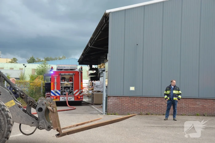 Containerbrand slaat over naar loods