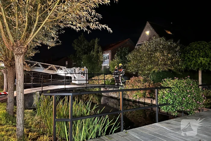 Brand in schoorsteen van woning
