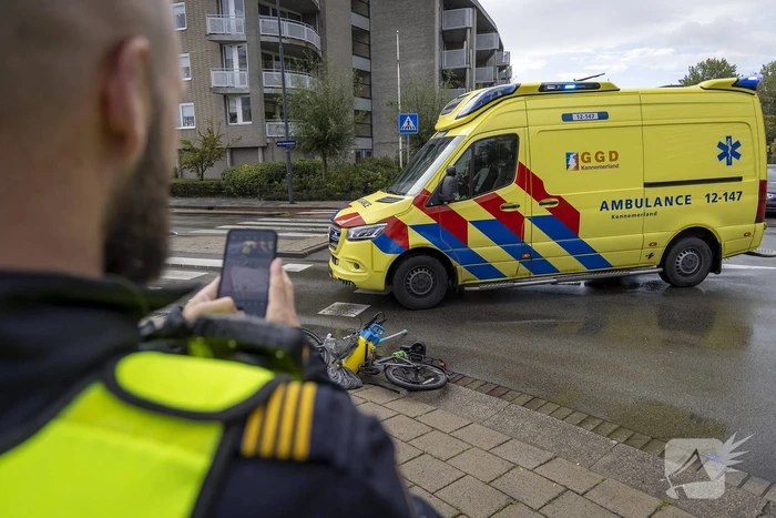 Schoonmaker gewond bij botsing met auto