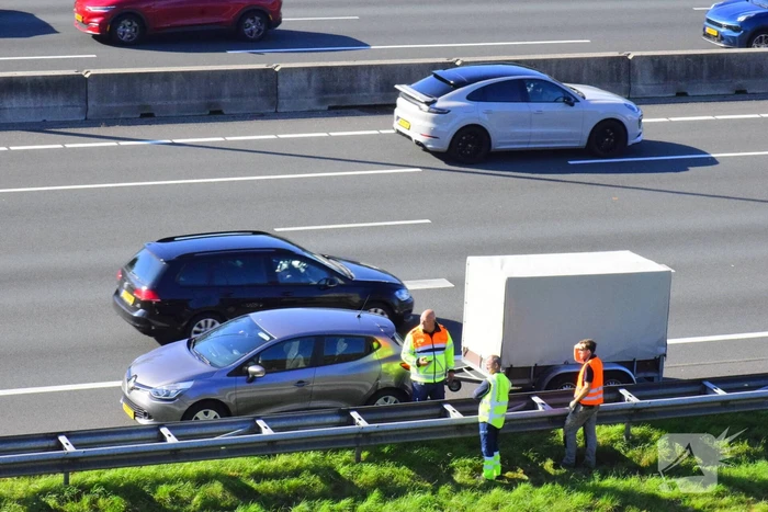 Auto in tegengestelde richting op snelweg