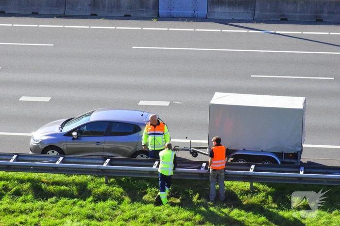 Auto in tegengestelde richting op snelweg