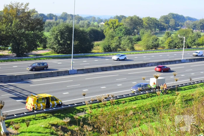 Auto in tegengestelde richting op snelweg