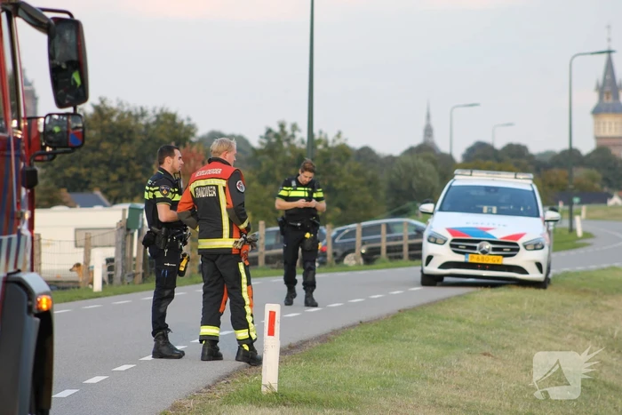 Brandweer ingezet voor los trekken vastgelopen zeilboot