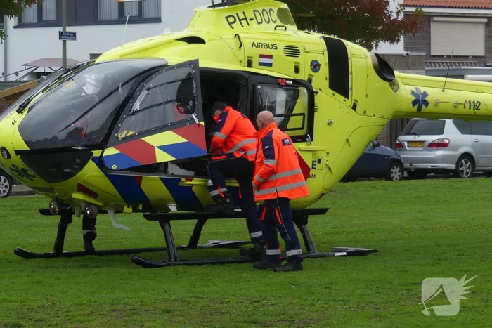 Traumateam assisteert bij incident in woning