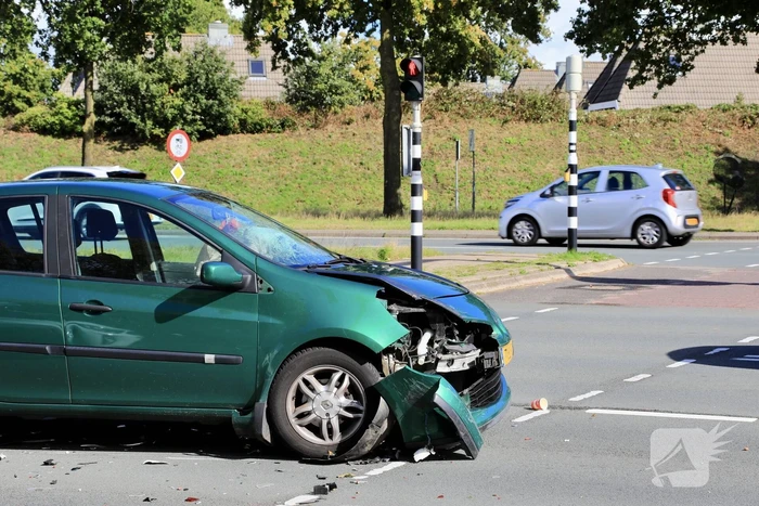 Meerdere personen gecontroleerd bij kop-staartbotsing