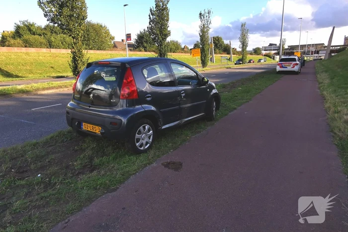 Schade bij botsing tussen drie auto's
