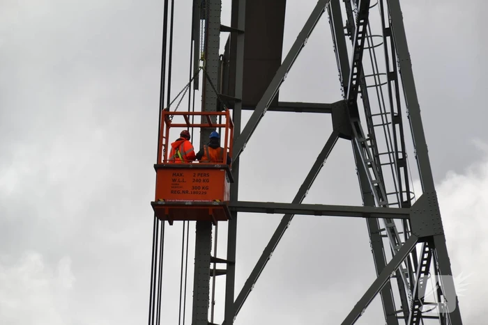 Vaarweg en verkeer gestremd door inspectie hefbrug