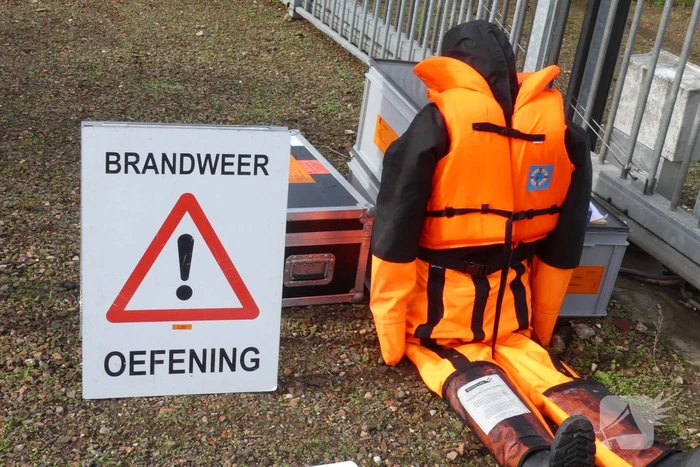 Grote hulpverleningsoefening op de Maas