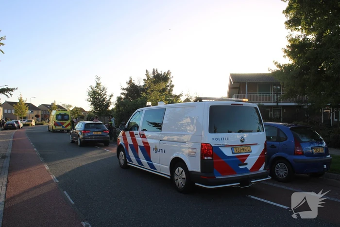 Fietser en automobilist in botsing