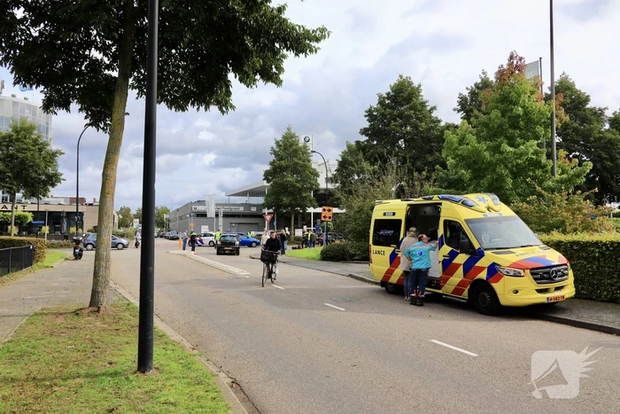 Overstekende fietser geschept tijdens oversteken