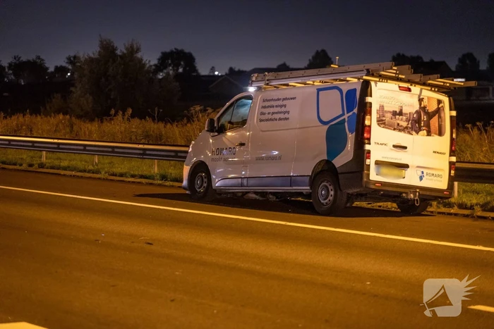 Snelweg dicht door botsing met meerder voertuigen
