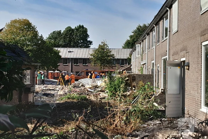 Specialistisch bijstandsteam USAR oefent bij sloopwoningen