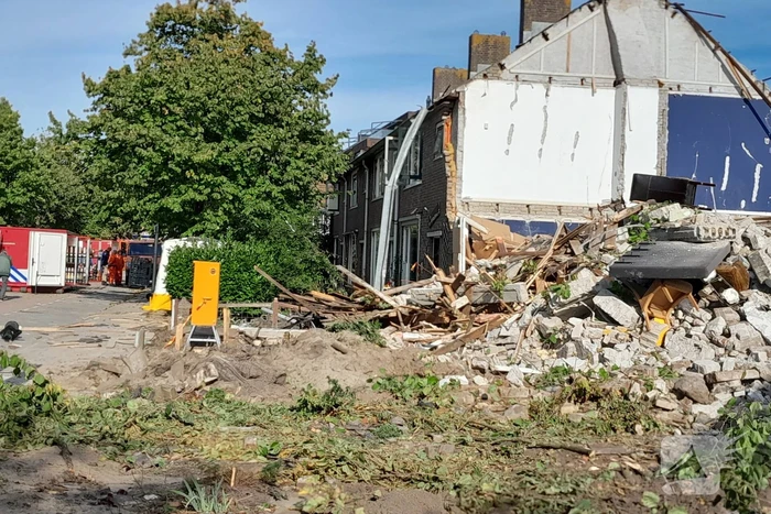 Specialistisch bijstandsteam USAR oefent bij sloopwoningen