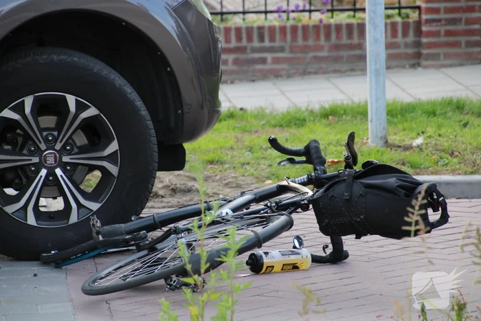 Fietser gewond bij botsing met automobilist