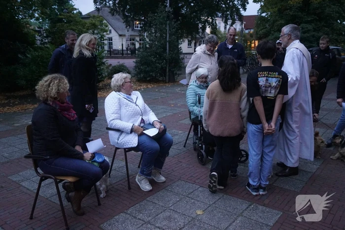 Huisdieren krijgen zegening op Dierendag