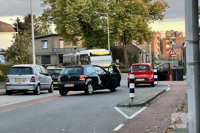 SCHADE BIJ AANRIJDING bij inrit