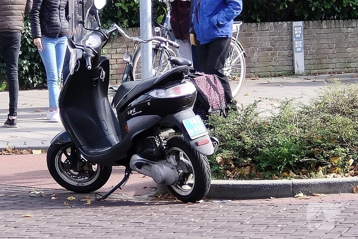 Fietsster gewond bij botsing met scooter