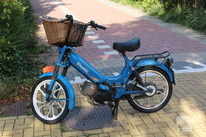 Automobilist onder invloed botst op scooter