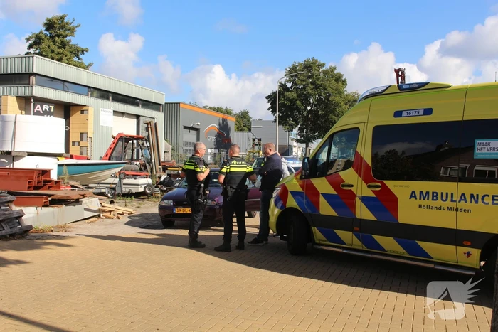 Automobilist onder invloed botst op scooter
