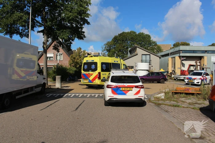 Automobilist onder invloed botst op scooter