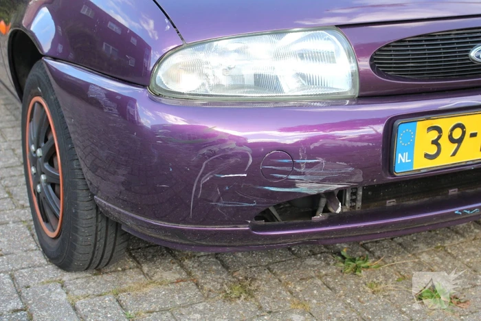 Automobilist onder invloed botst op scooter