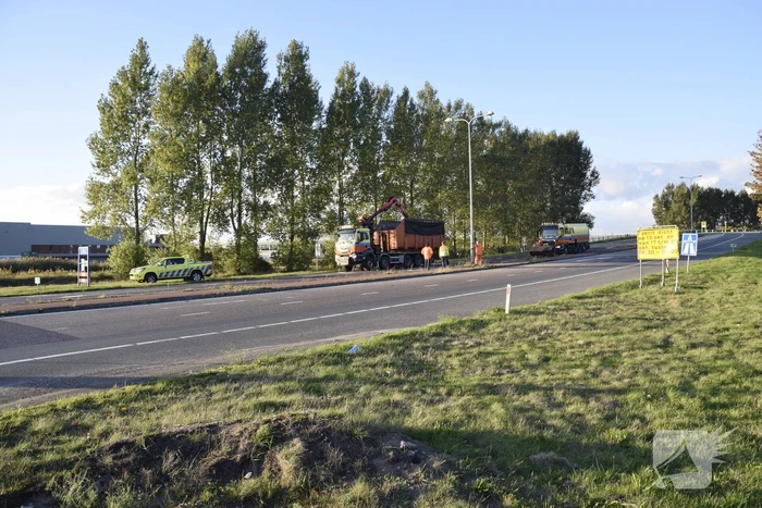 Camper belandt op zijkant