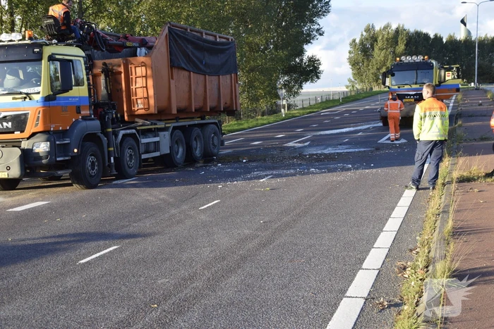Camper belandt op zijkant