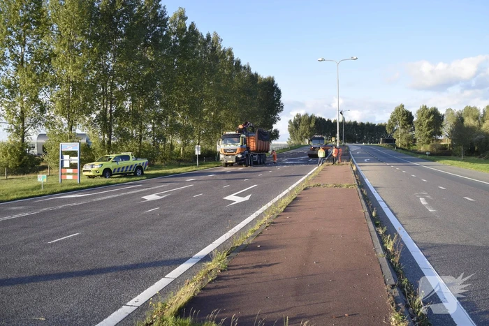 Camper belandt op zijkant