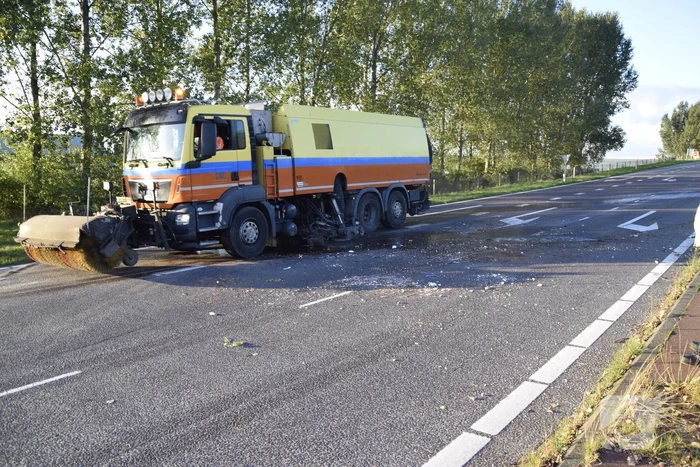 Camper belandt op zijkant