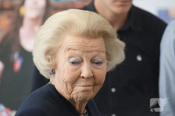 Prinses Beatrix brengt bezoek aan 'Het Oranjepad'