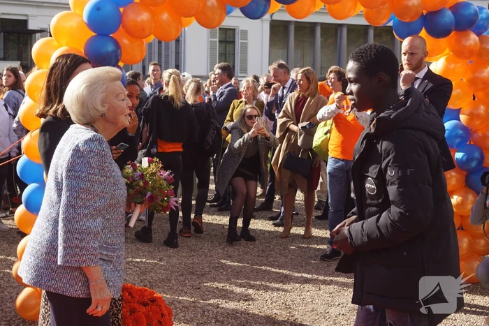 Prinses Beatrix brengt bezoek aan 'Het Oranjepad'