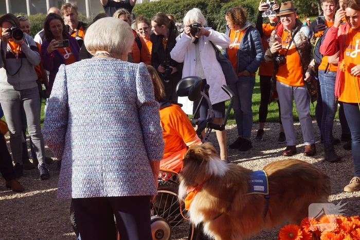 Prinses Beatrix brengt bezoek aan 'Het Oranjepad'