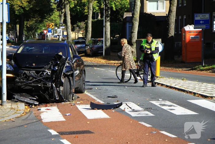 Bestuurder slaat op de vlucht na ongeval