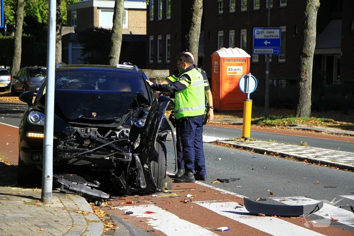 Bestuurder slaat op de vlucht na ongeval