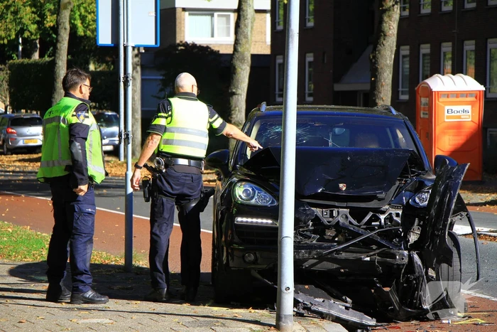 Bestuurder slaat op de vlucht na ongeval