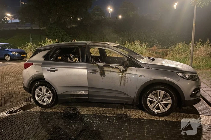 Auto beschadigd na brand