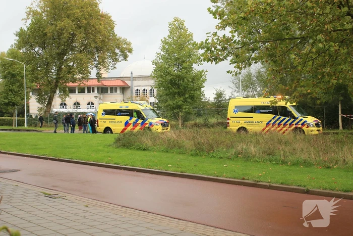 Personenwagen botst frontaal op lesauto