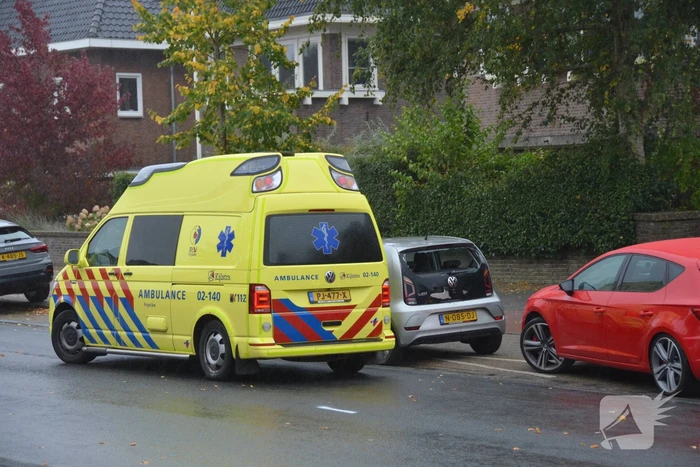 Vrouwelijke bestuurder gewond bij kop-staart botsing
